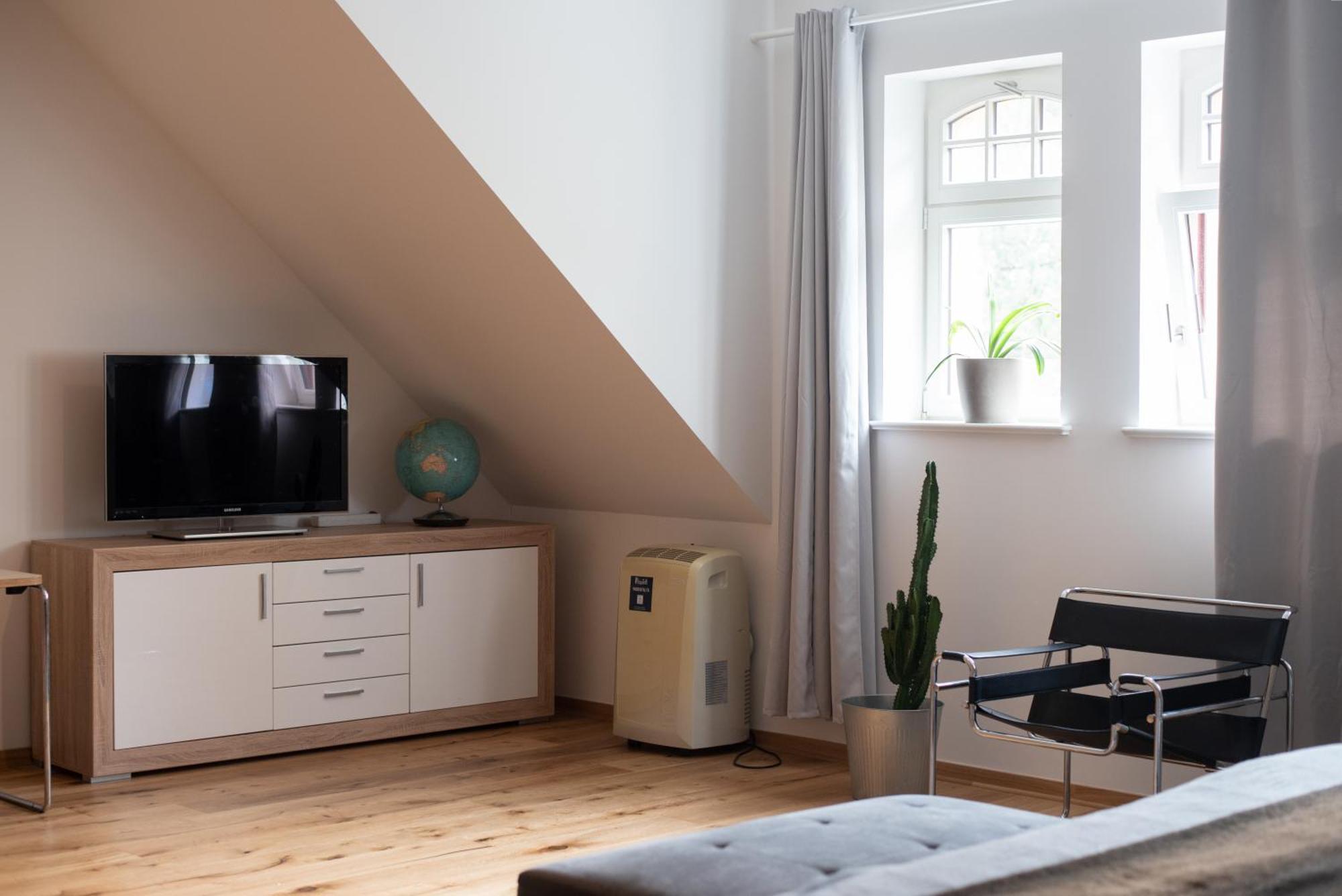 Apartment Mit Parkblick & Massagestuhl Leipzig Buitenkant foto